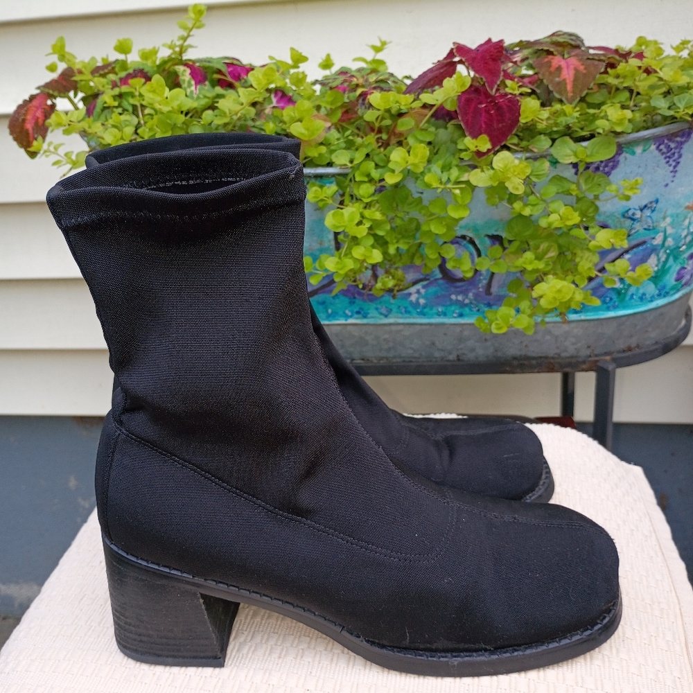Kenneth Cole Boots Black Fabric Size 8.5 .Good Condition